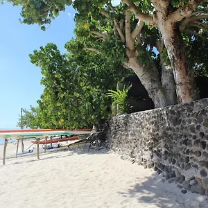 Lodge Fare Edith Moorea, Haapiti